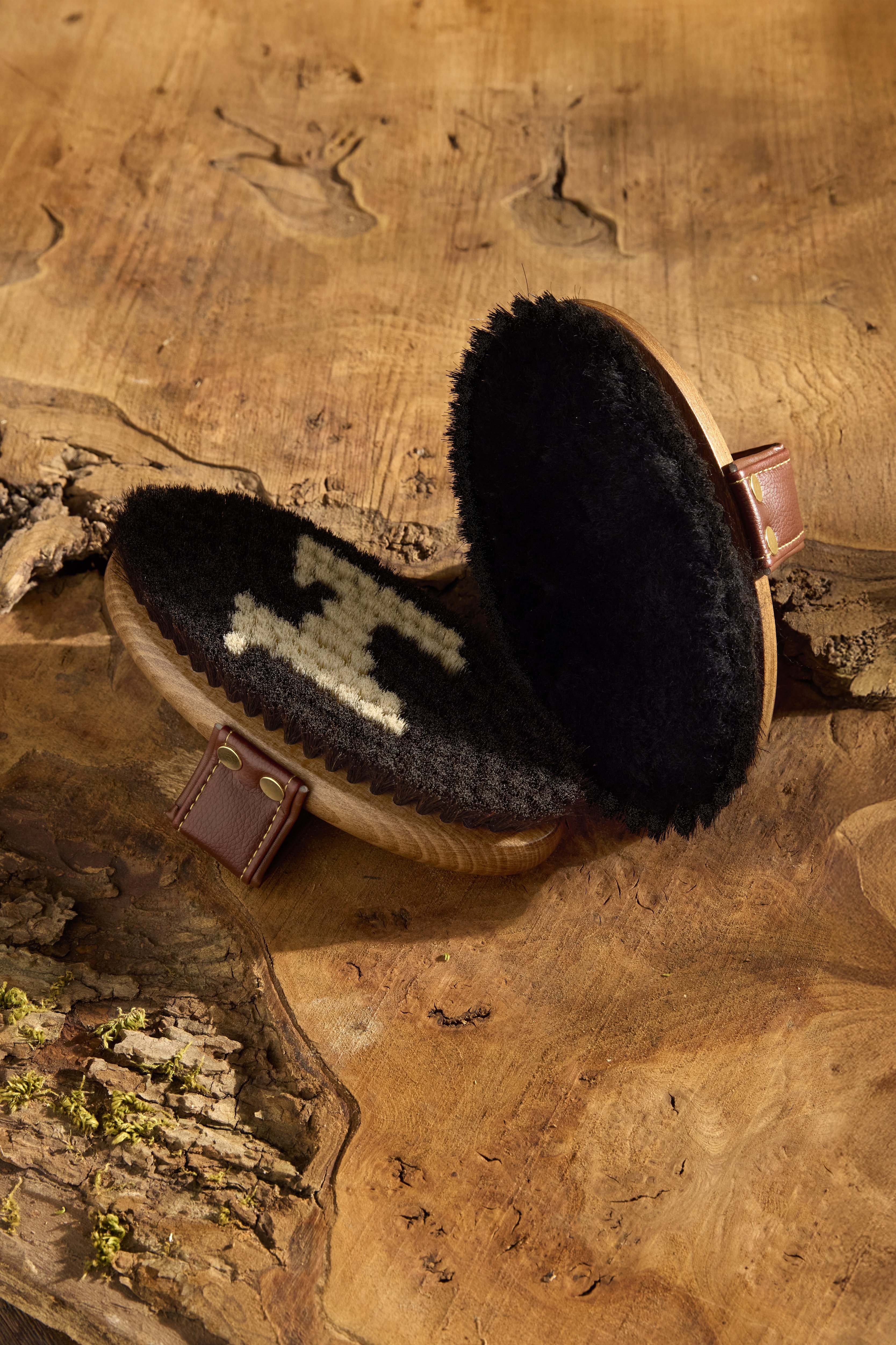 Horseware Signature Polishing Brush